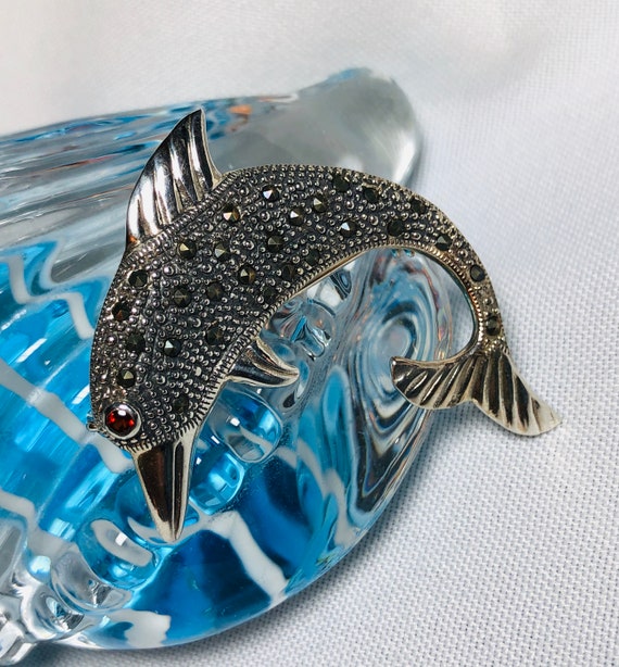 Dolphin brooch 2024