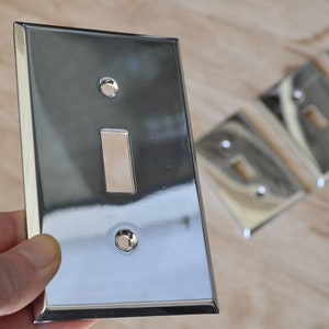 NOS MCM 1 x Mirror Chrome Switch Cover Beveled Edge Switchplate Smooth Silver Metal Wall Cover Single Gang Toggle One Tumbler Wallplate New