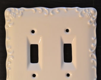 NOS 1 x Midcentury Rynne Porcelain Switchplate Wall Cover Light Switch Plate White Embossed Dots & Scrolls Double Toggle 2 Gang 12 Avail