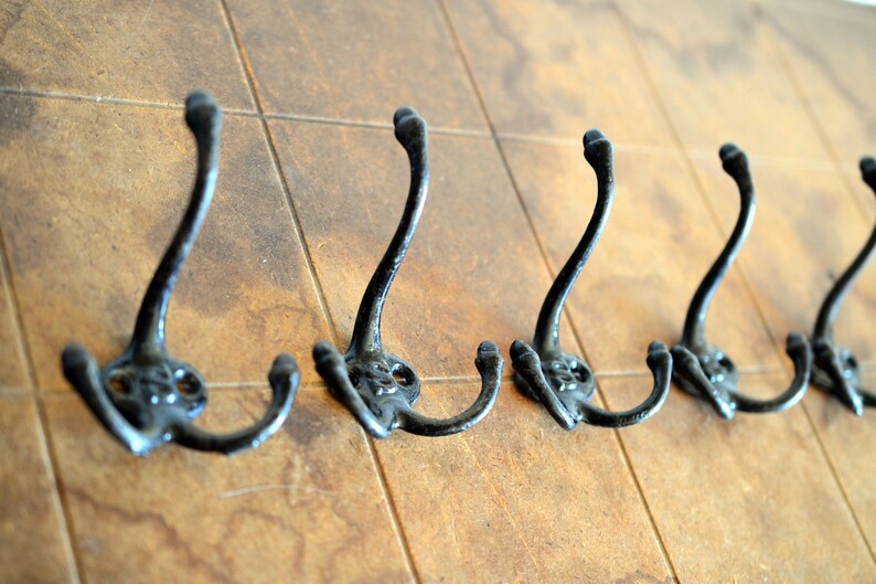 Lot 2 Antique-Style Very Small 1.5/" Cast Iron Cup Robe Coat Hook Hat Jewelry