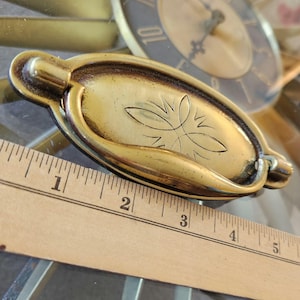 NOS 1 x Huge Antique Solid Cast Brass Drop Bail Pull Large Drop Pull Huge Etched Brass Drawer Pull 4.5" Center Cabinet Handle Keeler 17 Avbl