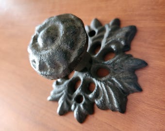 1 x Ornate Cast Iron Cabinet Knob + Backplate Botanical Leaves Drawer Pull Tiny Doorknob Unpainted Metal Brown Finish Rustic Cottagecore