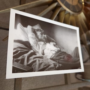 Vtg Carte postale amateur photo env. Années 1920 1930 Repro Montague Glover / James Gardiner / Ralph Hall Monty's Private Pictures Photo d'intérêt gay N&B
