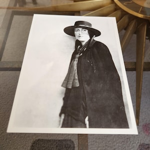 Carte postale vintage Vita Victoria Sackville West (anglais 1892-1962) Icône lesbienne / Photo d'intérêt gay / Icône gay / Photographie / Portraits gays