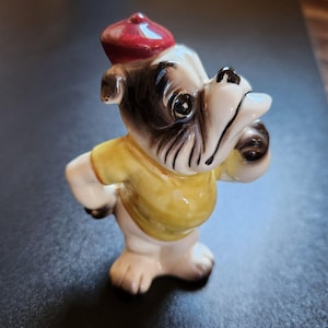 Vtg 4" Bulldog Figurine Anthropomorphic Dog Red Beret Hat Yellow T Shirt Small Art Doll Ceramic Porcelain Nick Nacks Cartoon Dog Japan