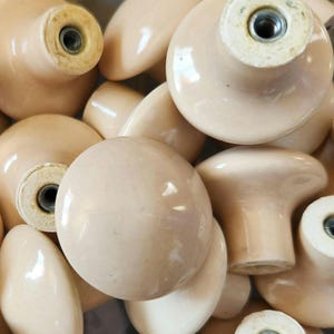 1 x Vtg Amerock Mushroom Cap Knob Almond / Ivory / Off White / Cream Crackle 1.5&quot; Large Porcelain Cabinet Drawer Pull Round Ceramic 26 Avail