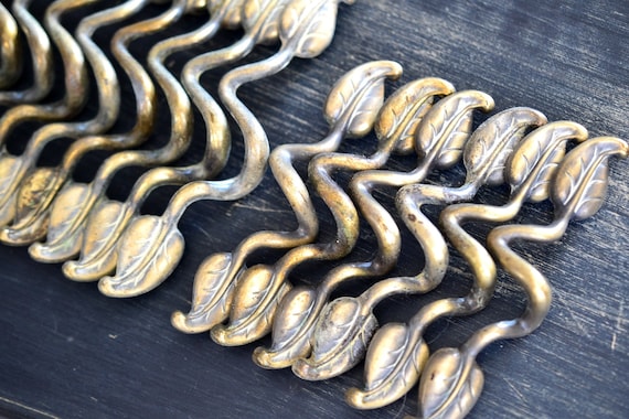 Vtg 1 X Choice Brass Leaf & Vine Drawer Pull Keeler #49452