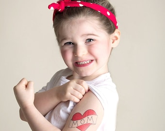 Muttertagsgeschenk für Sie, Geschenk der Tochter, temporäres Tattoo, Mama Herz Tattoo vom Baby, Fake Tattoo für Kinder, Fotografie