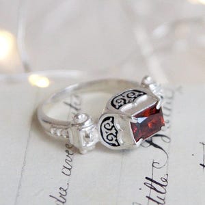 Sterling silver Renaissance ring, 16th century medieval ring, XVI century finger ring with the gemstone, historical design medieval jewelry