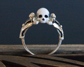 Sterling silver Memento mori ring, 17th century mourning jewelry, Renaissance ring with a skull, ring for XVII century historical outfit