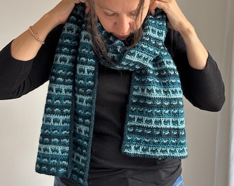 Crochet pattern for large checked scarf: Woven style textured crochet wrap pattern with 3 colour plaid