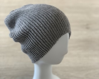 Ribbed Crochet Beanie Hat Pattern: Fisherman’s rib knit-look crochet toque with a ‘no gather’ seamed crown