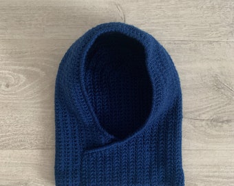 Crochet balaclava pattern: Easy crochet hood pattern made with aran / worsted weight yarn