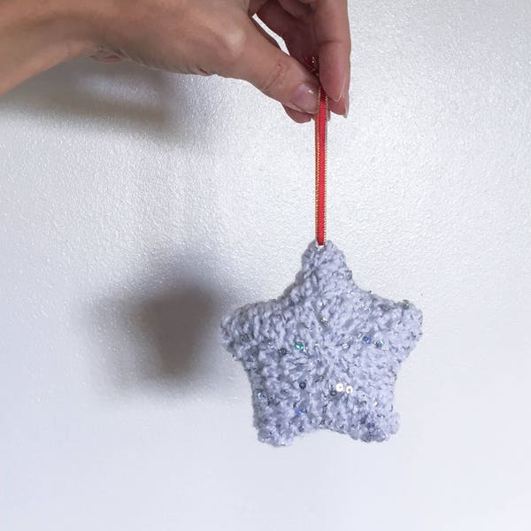 Crochet Star Decoration Pattern. 3D Crochet Star Christmas Tree Decoration. Stashbuster using metallics to add that xmas sparkle