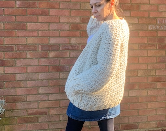 Super Chunky Crochet Cardigan Pattern: Oversized, bulky, raglan top down cardigan design with pockets