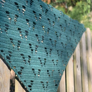 Festive Crochet Shawl Pattern: 'Under the tree' crochet Christmas shawl pattern - Triangle holiday crochet shawl image 5