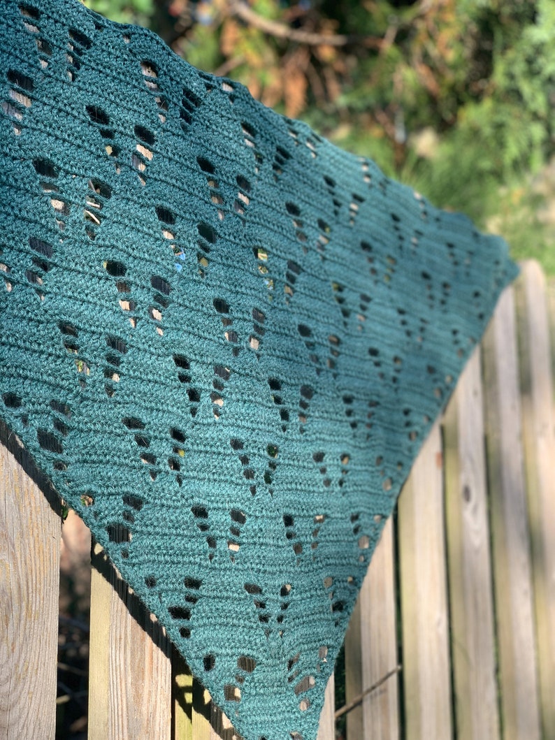 Festive Crochet Shawl Pattern: 'Under the tree' crochet Christmas shawl pattern - Triangle holiday crochet shawl image 5