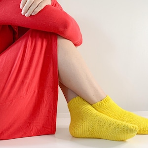 Crochet Sock Pattern: Cosy toes ankle socks in toddler to adult sizes