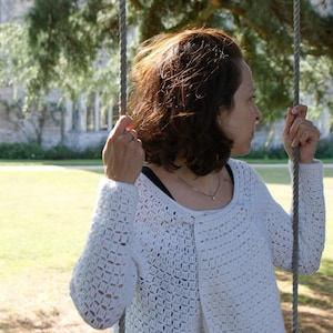 Wrap around crochet cardigan pattern| Modern top-down seamless woman’s waterfall cardi| Round neck double breasted cardigan in sizes XS-3X