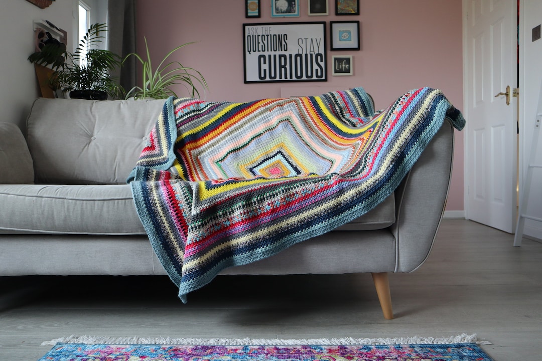 Stash Buster Crochet Blanket Pattern: Centre Out Square Scrap Yarn Crochet Afghan Throw