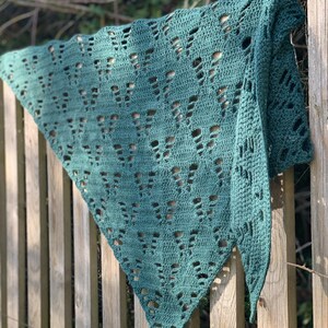 Festive Crochet Shawl Pattern: 'Under the tree' crochet Christmas shawl pattern - Triangle holiday crochet shawl image 3