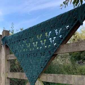 Festive Crochet Shawl Pattern: 'Under the tree' crochet Christmas shawl pattern - Triangle holiday crochet shawl image 6