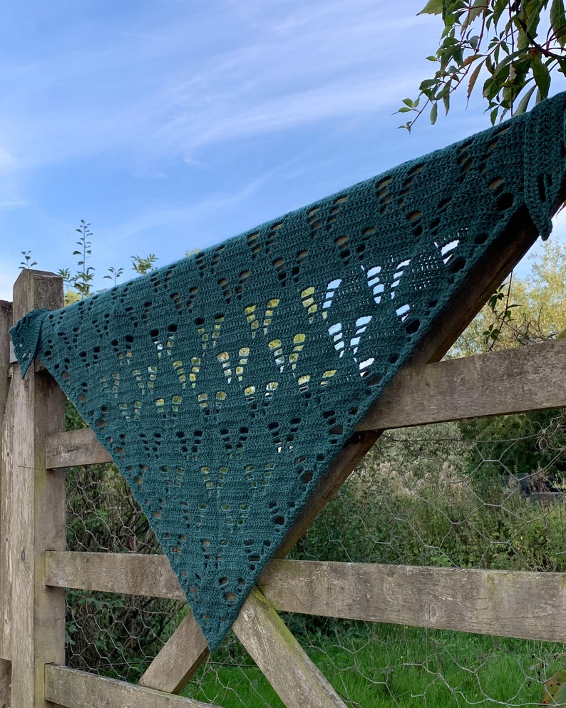 Festive Crochet Shawl Pattern: 'Under the tree' crochet Christmas shawl pattern - Triangle holiday crochet shawl image 6