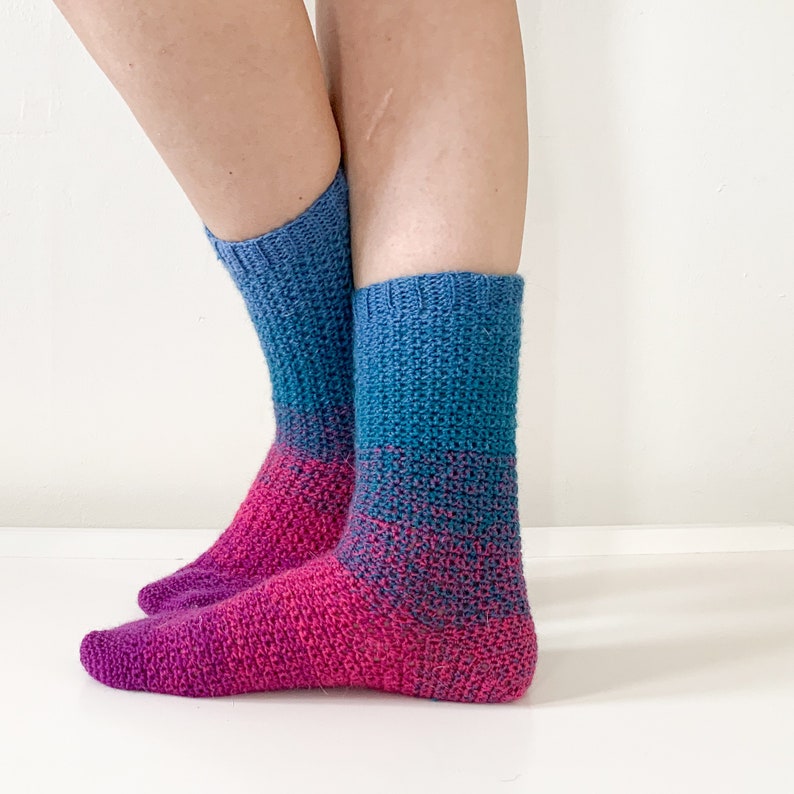 Easy toe up crochet sock pattern: Beginner friendly 'Step On Sock in toddler to large adult sizes image 3