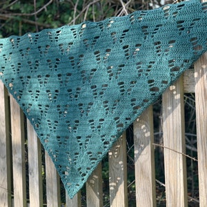 Festive Crochet Shawl Pattern: 'Under the tree' crochet Christmas shawl pattern - Triangle holiday crochet shawl image 2
