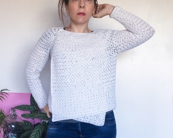 Women’s spring crochet cardigan pattern: Easy top down seamless everyday cardi| Simple waterfall front and double breast button fastening