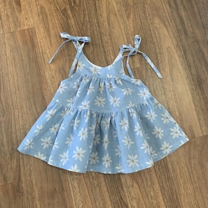 Pretty Girls Twirly Daisy Dress, size 3  girls summer  dress, handmade , dancing dress, cool summer outfit .