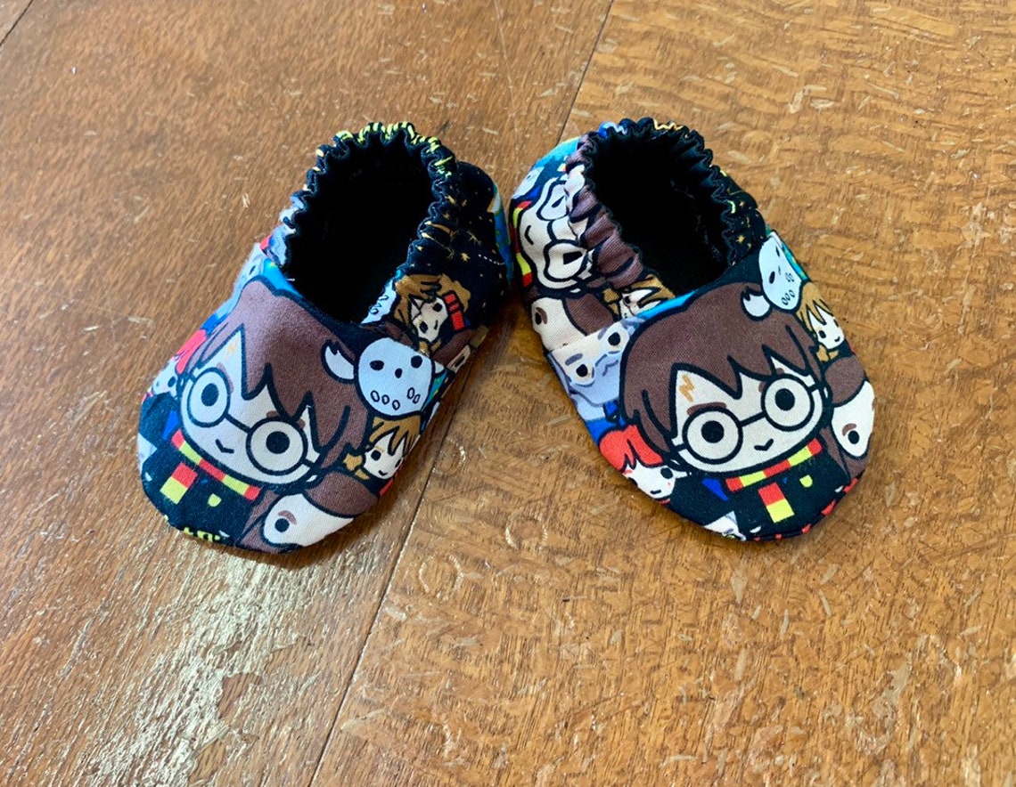 Harry Potter Baby Shoes handmade baby booties .crib shoes