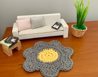 Miniature Crocheted rug. Handmade dollhouse floor rug, dollhouse decor, crocheted mat.cute flower design .