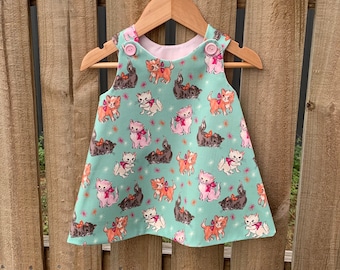 Pretty baby girls dress, pinafore, cute kitten fabric, handmade baby girls pinafore dress, size 0. Baby gift, special occasion baby outfit.