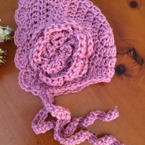 Vintage style crocheted baby bonnet, baby bonnet , handmade baby bonnet. Warm baby hat image 4