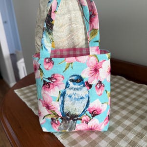 Hübsche blaue Tasche mit Vogel, handgefertigte einzigartige Tasche, Handytasche, Einkaufstasche. Mädchentasche, Vogeltasche, nützliche Tasche.