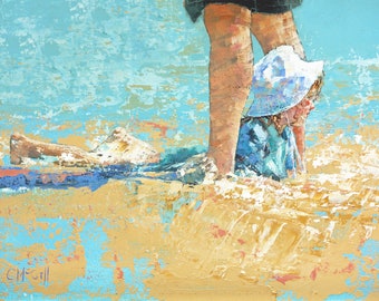 Origineel olieverfschilderij dat jeugdherinneringen op het strand viert terwijl dit kind in het ondiepe water speelt.
