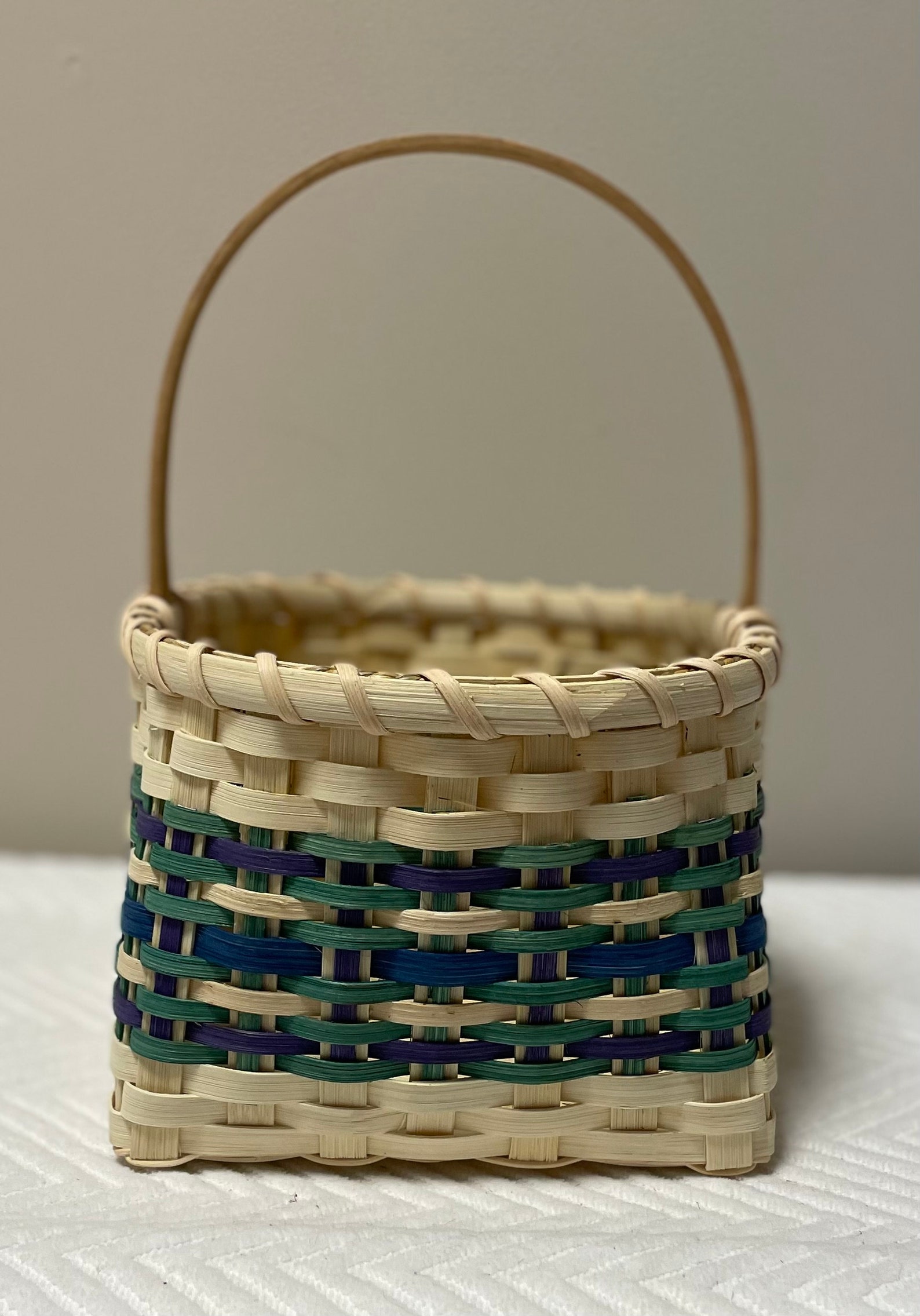 Woven Basket: Plaid Design, Handmade Reed Basket With Handle - Etsy
