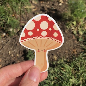 Vinyl Wetterbeständiger Glücklicher Pilz Aufkleber - Die Schnitt Kawaii Illustration Aufkleber für Flasche, Scrapbook, Laptop + mehr!