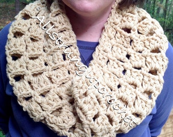 Beige Crochet Cowl Scarf / Chunky Cowl/ Snood / Hooded Cowl / Infinity Scarf / Neck Warmer / Crochet Cowl / Circle Scarf / Gift For Her