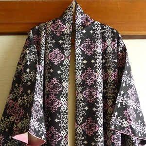 VINTAGE Japanese Kimono 1980s , Black , White and Pink Colors , Baroque Design / Unique Motif , Made in Japan , Nylon Mixed Kimono Jacket