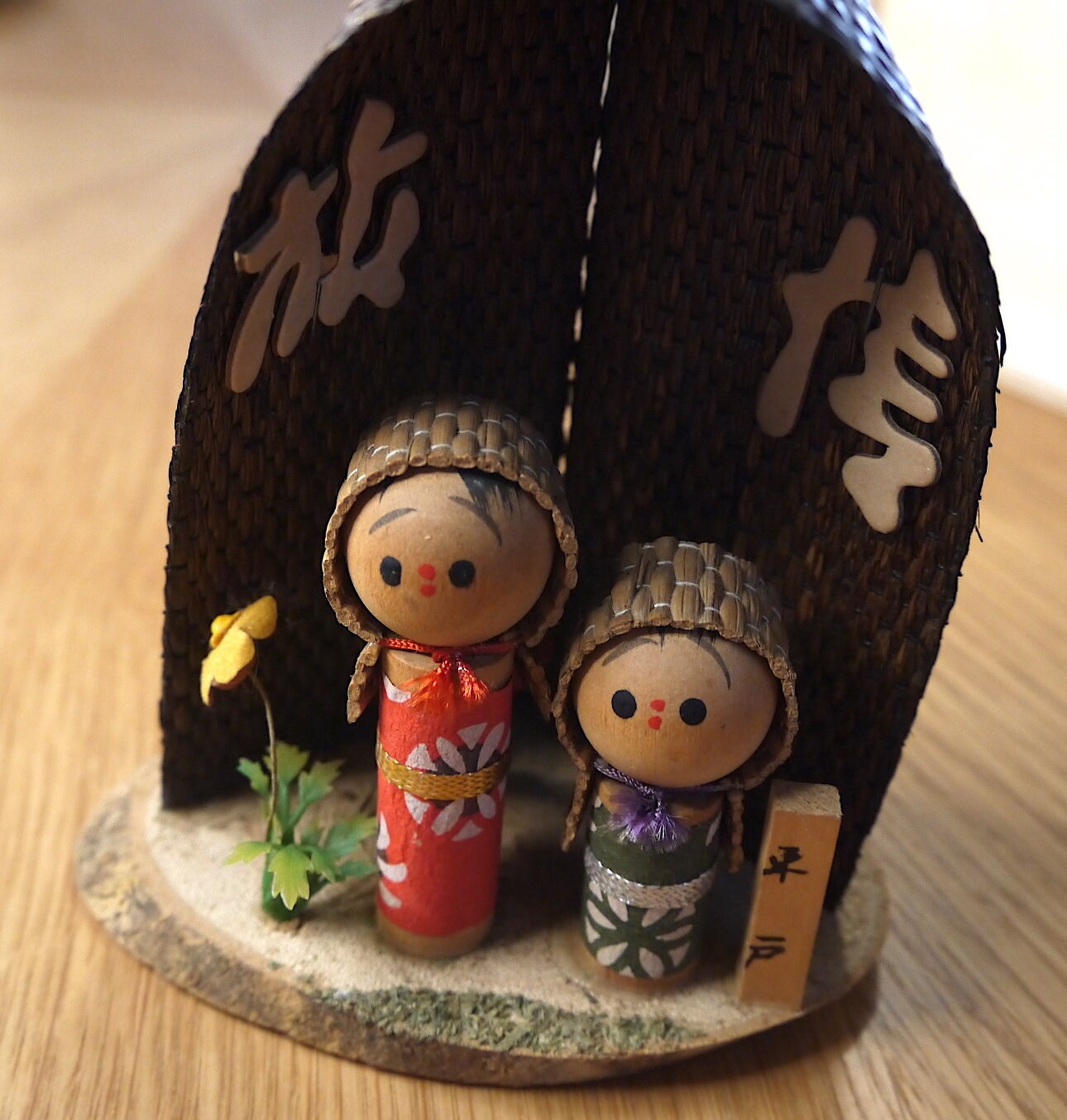 Vintage 1970's Statue en Bois Forme de Kokeshi , Décoration Figurine Japonaise Fille et Garçon de Na