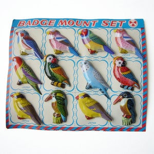 JAPANESE VINTAGE Set of 12 Pretty Colorful Bird Embossed Tin Badge / Brooch , Made in Japan , New Old Store Stock , Display Card
