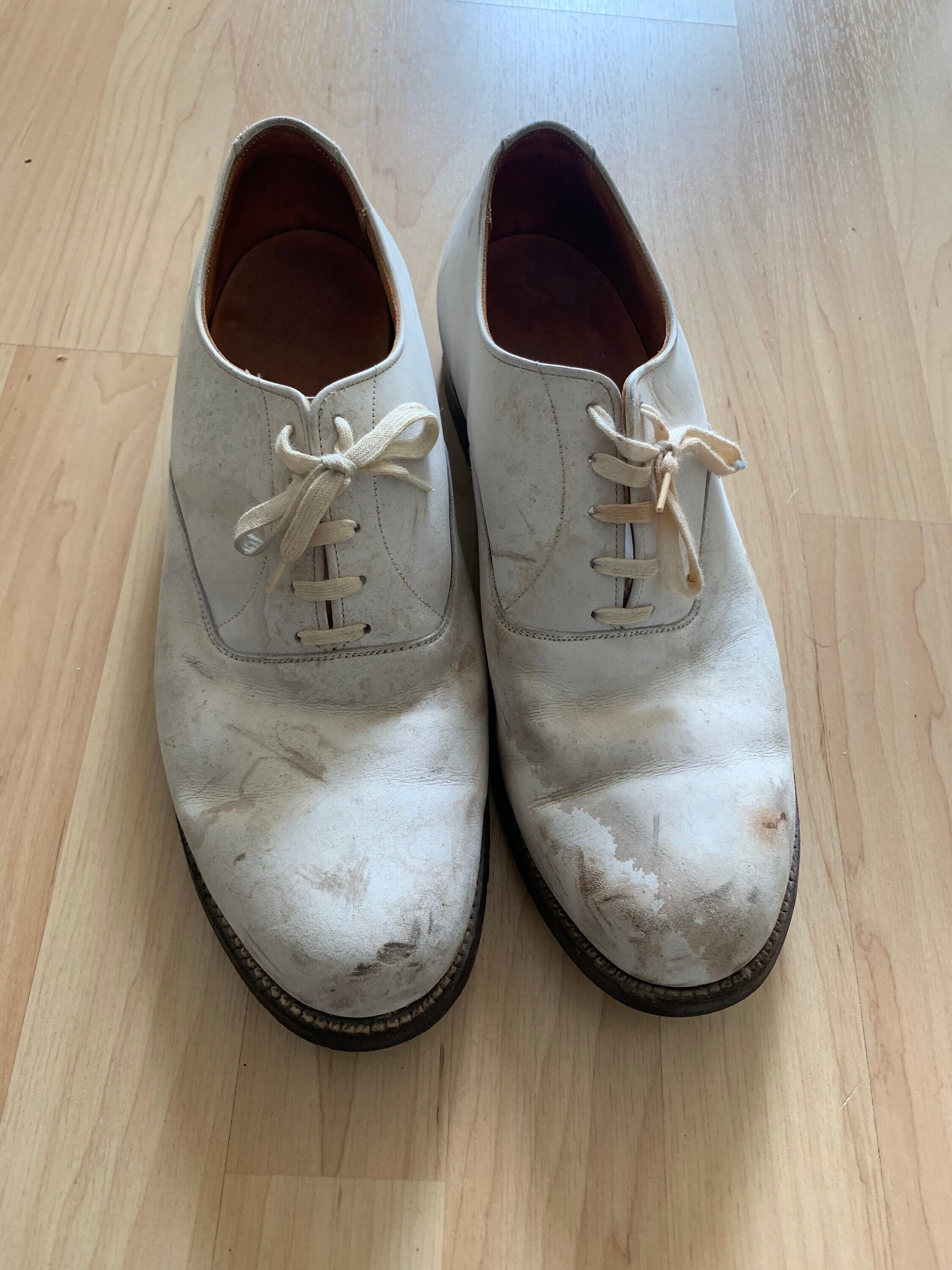 Dirty white best sale bucks