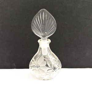 Vintage Crystal Perfume Bottle Cut Glass Scent Bottle with Stopper Made by Princess House Heritage Romance Floral Pattern Perfume Bottle