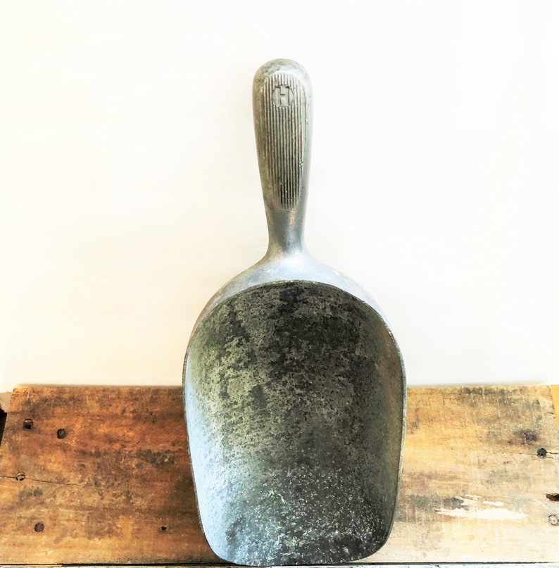 Vintage Large Metal Grain Scoop Heavy Duty Cast Aluminum 15 Etsy