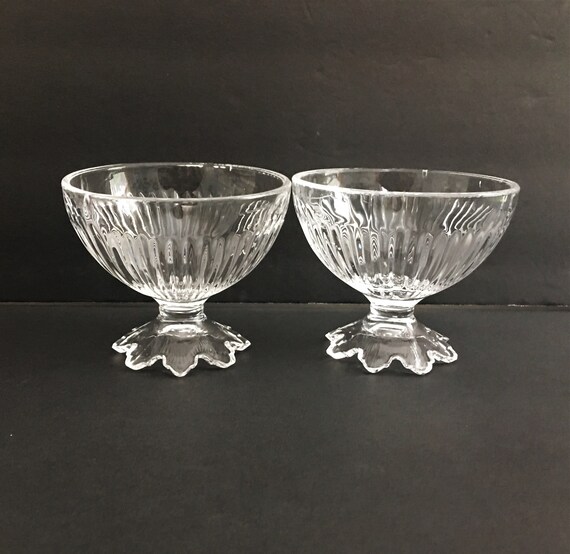 Footed dessert shop dishes