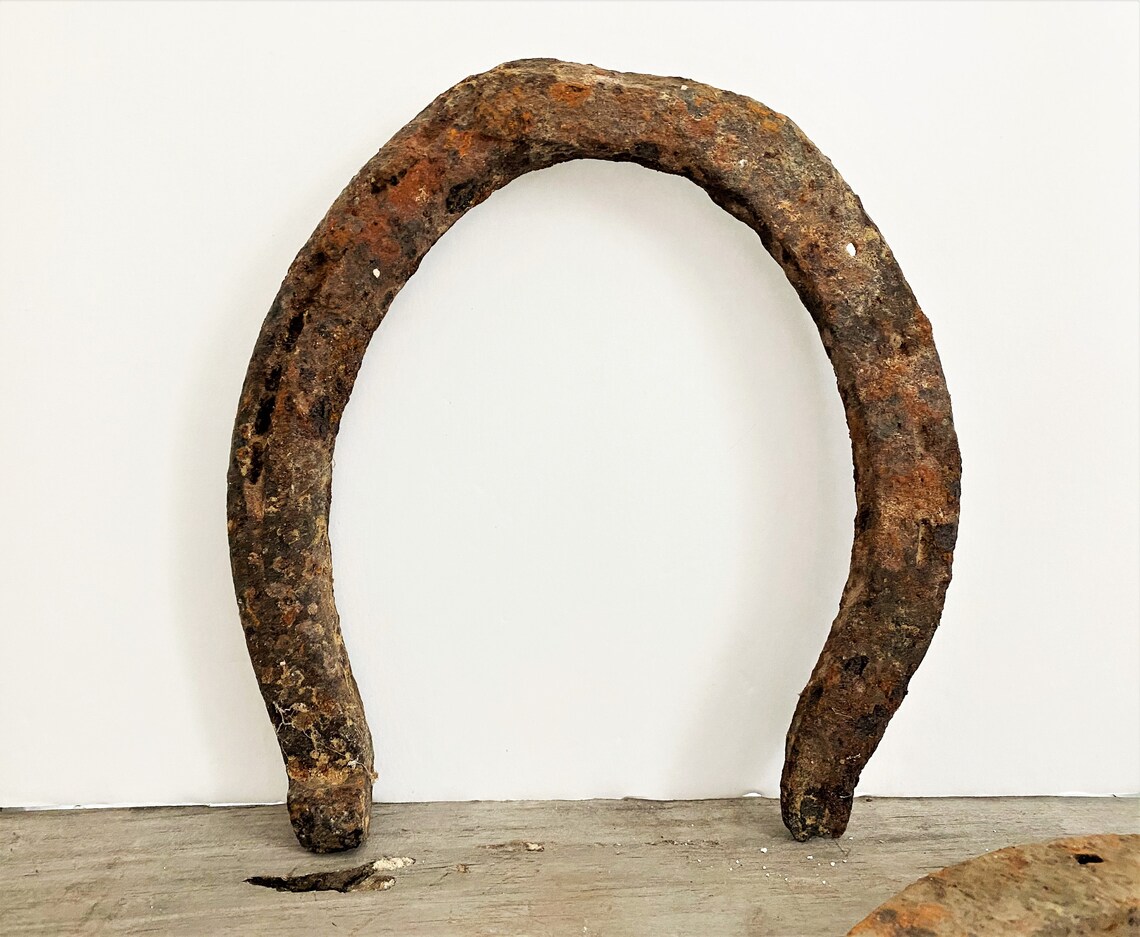 Pair Rusty Old Horseshoes Horseshoe Rustic Decor Etsy