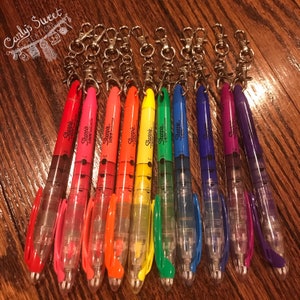 Clip on Liquid Sharpie Highlighter - Nurse Badge Clip - Nurse Accessories - Teacher Accessories - Sharpie Highlighter