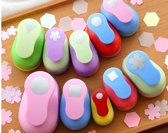 Perforadora de papel geométrica - Perforadora de papel de flores para scrapbooking - Redonda, Sakura, Triángulo, Cuadrilátero, Hexágono - 11 estilos para elegir